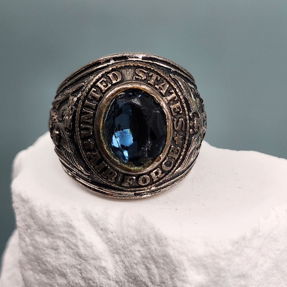 CREST CRAFT United States Air Force Ring Blue Glass Stone Silver Tone Military 9